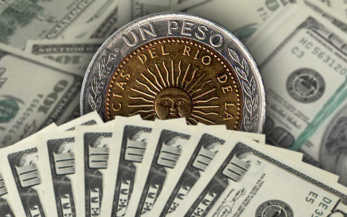 Tras la salida del cepo, crece del 33% al 50% la preferencia por cobrar el sueldo en pesos